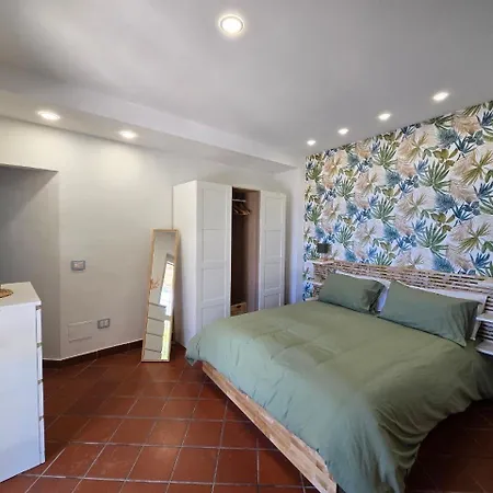 Your Nest On The Path Positano