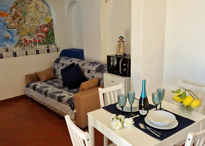 Your Nest On The Path Positano