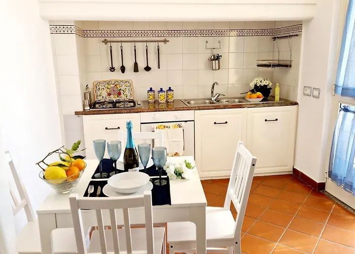 Your Nest On The Path Позитано