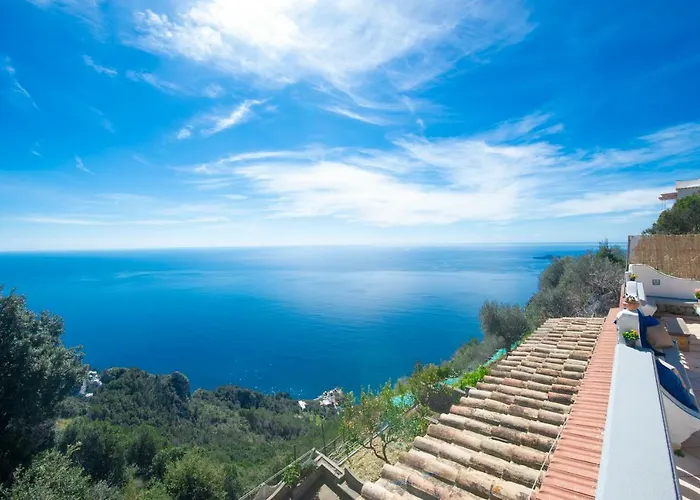 Your Nest On The Path Positano
